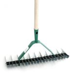 Grebla pentru aerarea solului