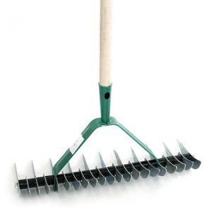 Grebla pentru aerarea solului