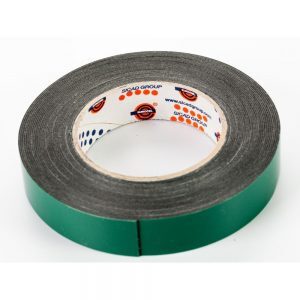 Banda dublu adeziva pentru fixarea elementelor decorative ale autovehiculului