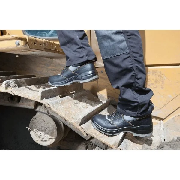 Bocanci de lucru, S1P, SRA, piele, marimea 43, NEO