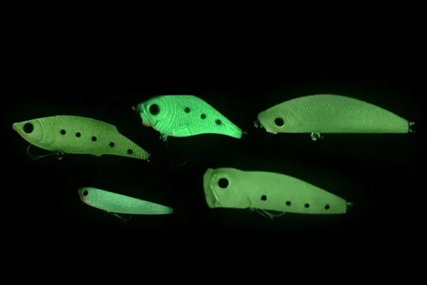 Set Vobler 5 piese Fluorescent pentru pesti pradatori, AVX-AG103C