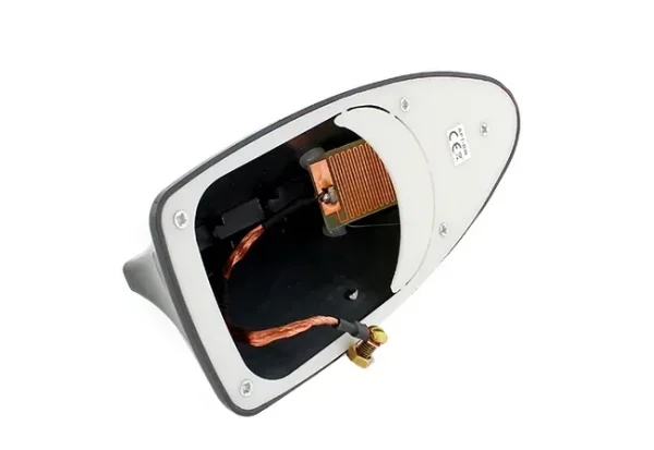 Antena auto activa AM - FM tip "SHARK TAIL" culoare NEGRU