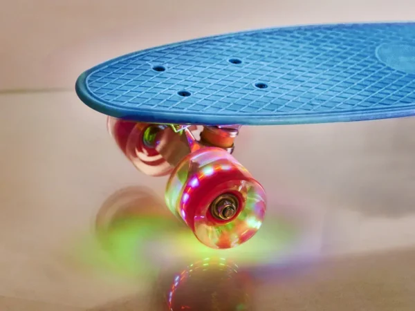 Skateboard Penny Board pentru copii cu roti din cauciuc, iluminate LED, culoare Albastra
