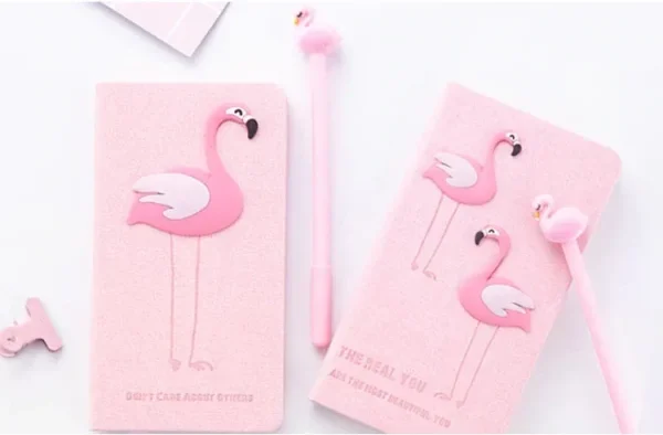 Set Cadou pentru Copii, Caiet cu Flamingo finisat cu piele ecologica + Pix cu Flamingo