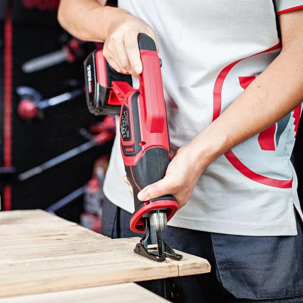 Fierastrau tip sabie, cu acumulator 2 Ah, 20V Li-ion, incarcator si geanta, Worcraft