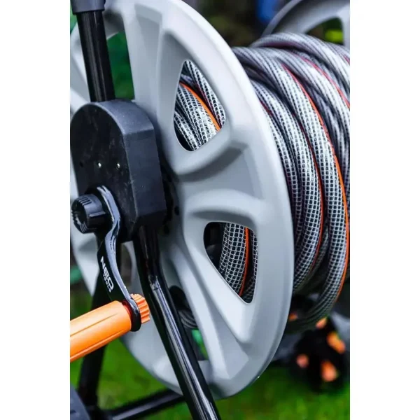 Carucior furtun gradina cu ghidaj, metalic, compatibil cu 1/2" 60 m sau 3/4" 20 m, infasurare ordonata si transport usor in curte, NEO