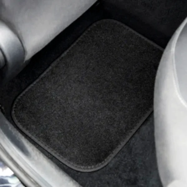 Set Auto Essential AVEX – 5 piese, Covorase Universale Mocheta + Husa Volan Piele Ecologica Perforata, Negru