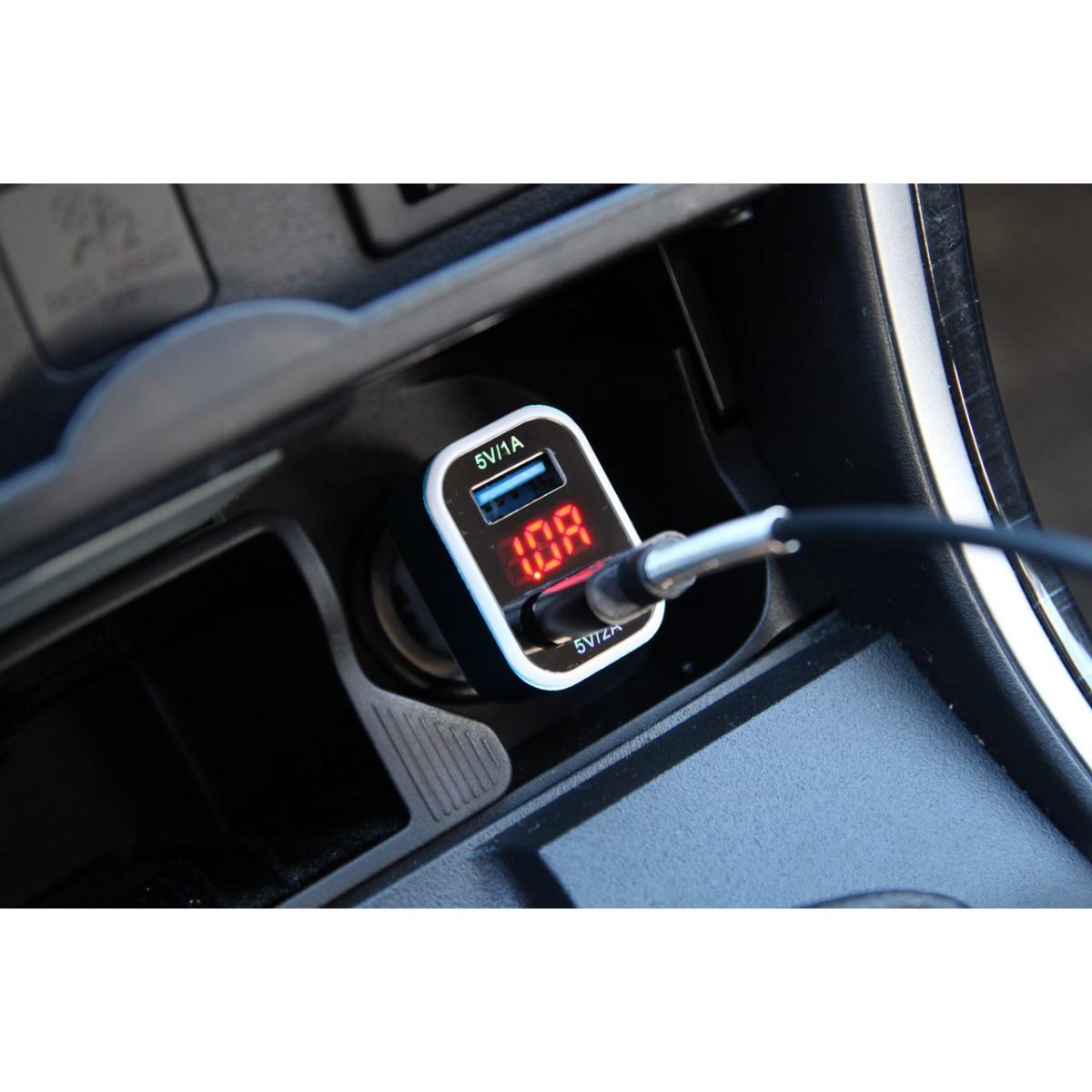 Incarcator Auto 2Xusb Cu Voltmetru Digital