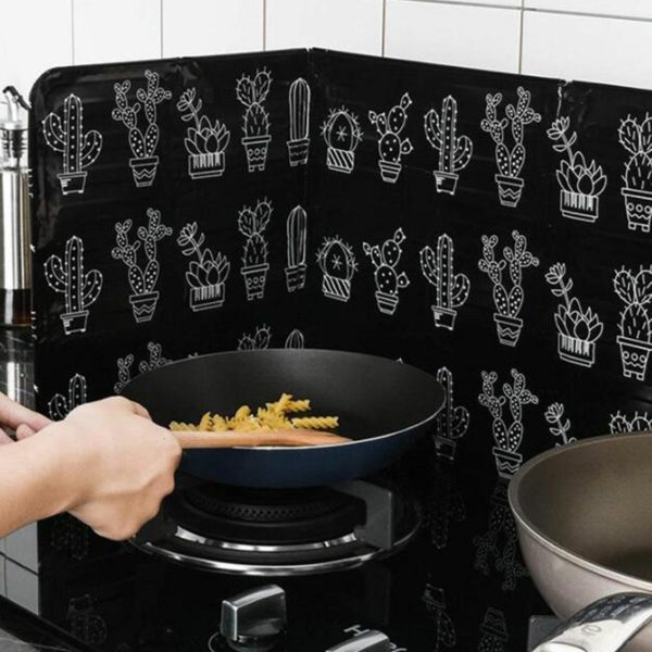 Protectie din aluminiu anti-stropire pentru gatitul pe aragaz, lavabila, culoare Neagra