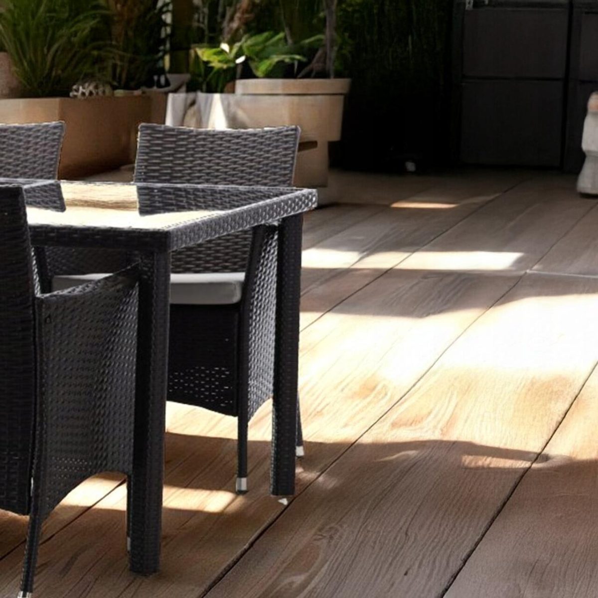 Set Mobilier Gradina/Terasa, Maro Inchis Si Bej, Ratan Sintetic, 1 Masa, 4 Fotolii, Geneva