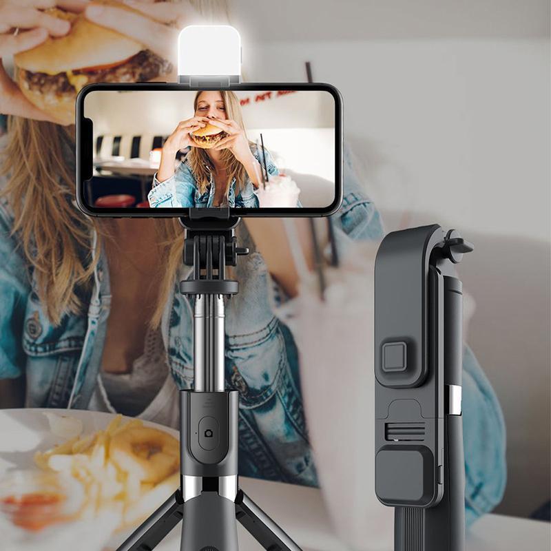 rBVap2C5WAOAU7i-AAEPKIgHlWE949-2.jpg Set 3in1, Selfie Stick cu Lampa LED si Trepied, conectare Bluetooth, alimentare USB - imagine 1